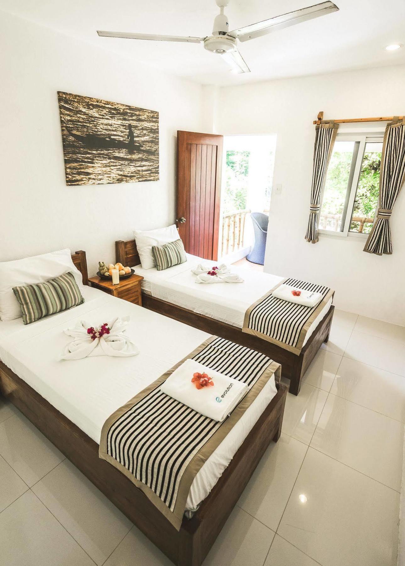 Evolution Dive And Beach Resort Logon Exterior foto